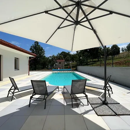 Chiara Piemonte Βίλα