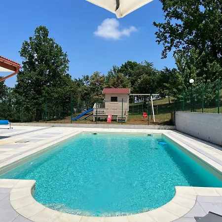 Chiara Piemonte Βίλα