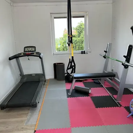 Chiara Piemonte Βίλα